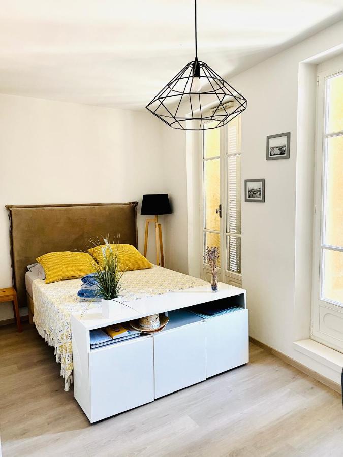 Grand Studio Au Pied Du Panier Apartment Marseille Exterior photo