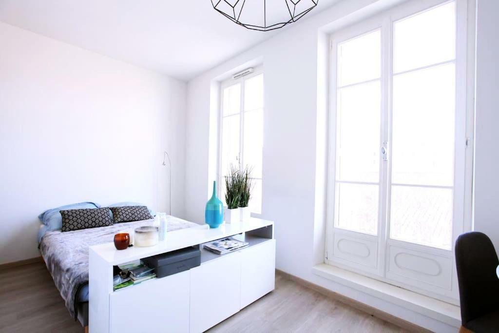 Grand Studio Au Pied Du Panier Apartment Marseille Exterior photo